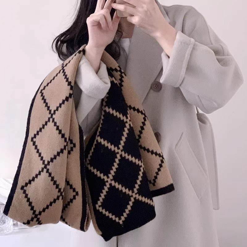 The diamond Scarf