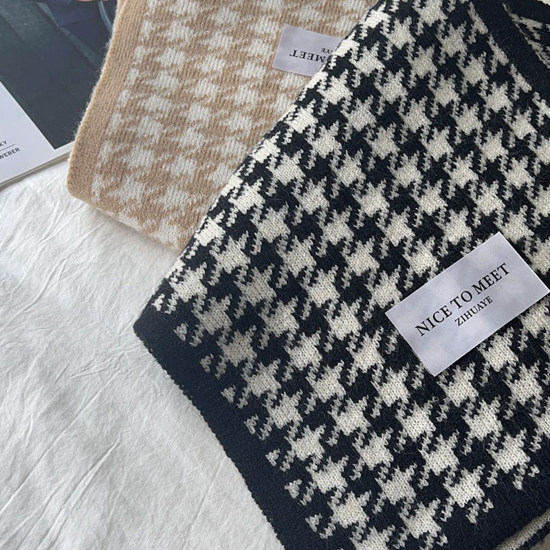 Wave Pattern Print Scarf