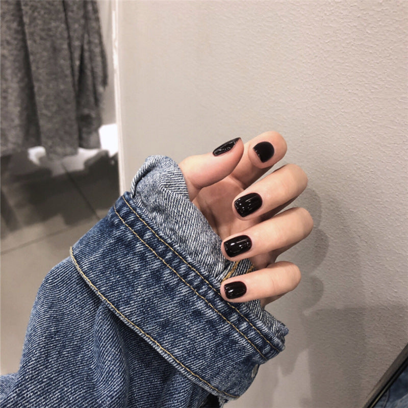 Graffiti Pattern Nails