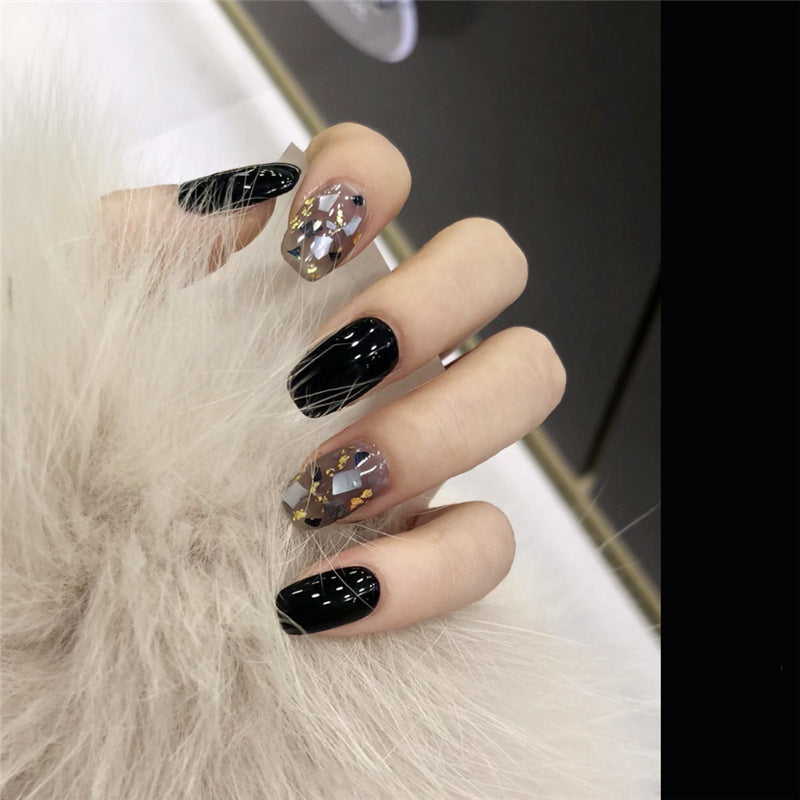 Graffiti Pattern Nails