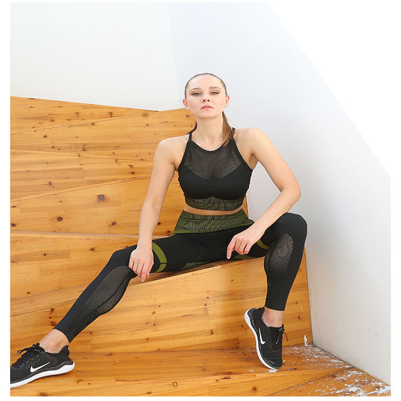 Seamless Vertical Cutout Sports Bra