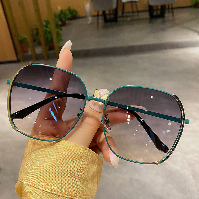 Simple Anti-UV Sunglasses