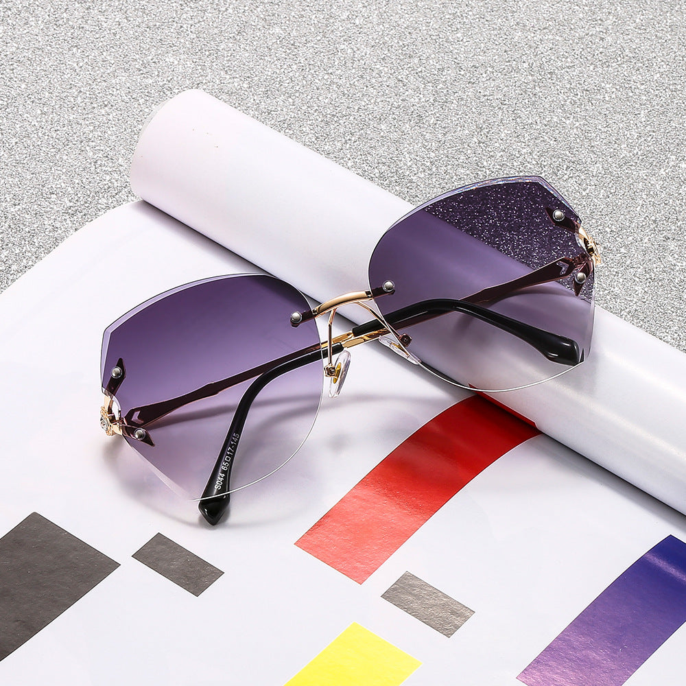Frameless trimmed sunglasses