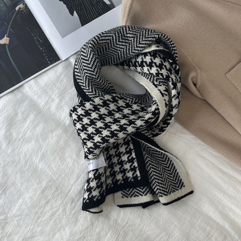 Wave Pattern Print Scarf