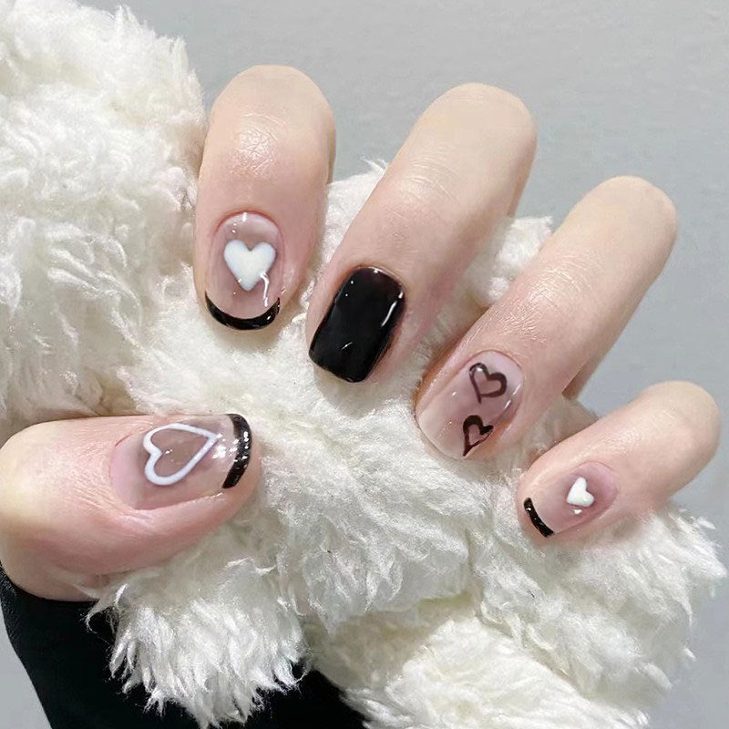 Graffiti Pattern Nails