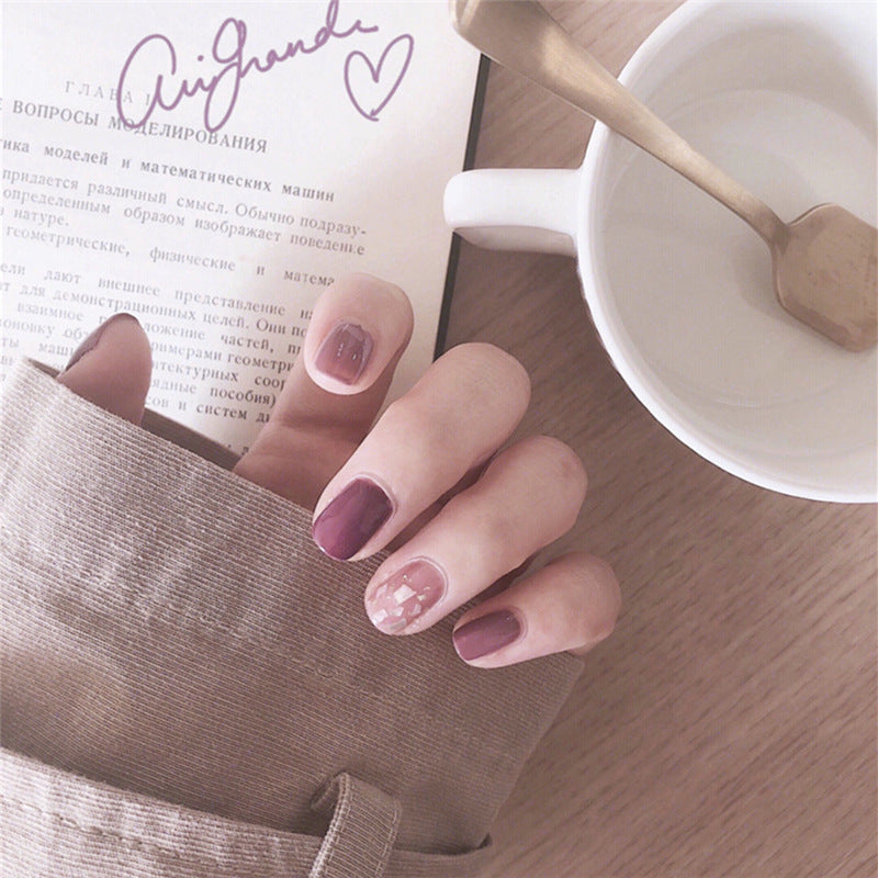 Graffiti Pattern Nails