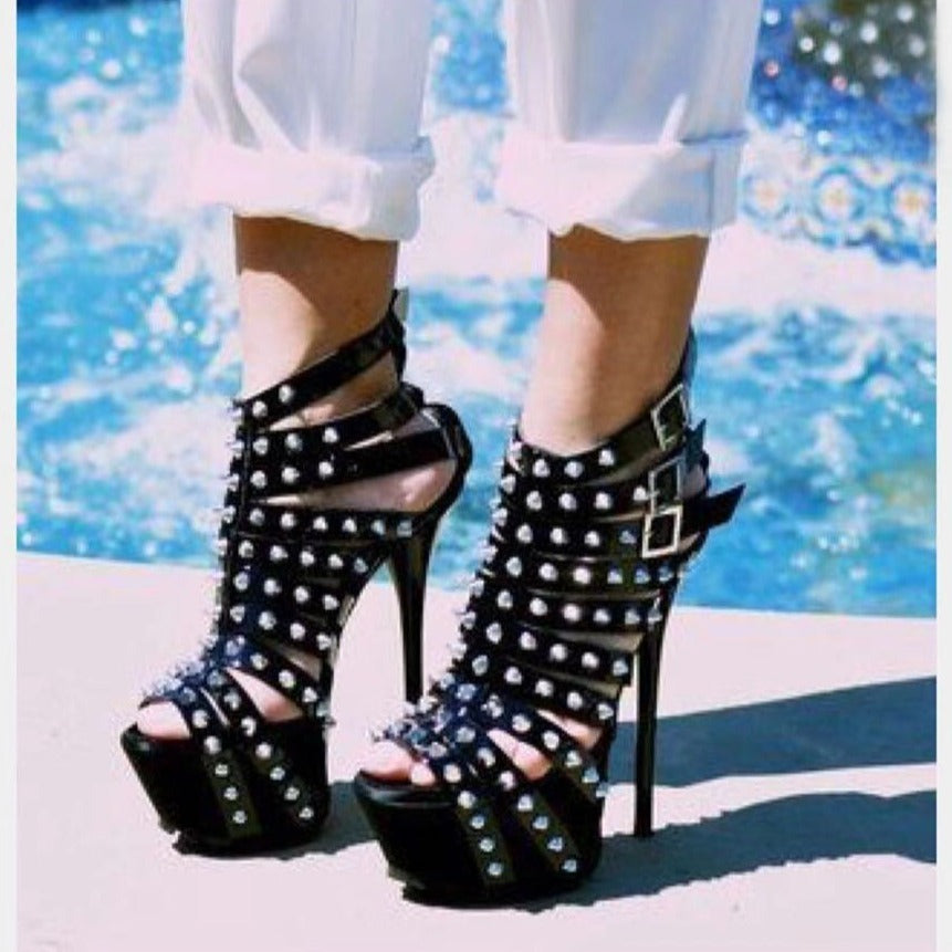 Stiletto Water Platform