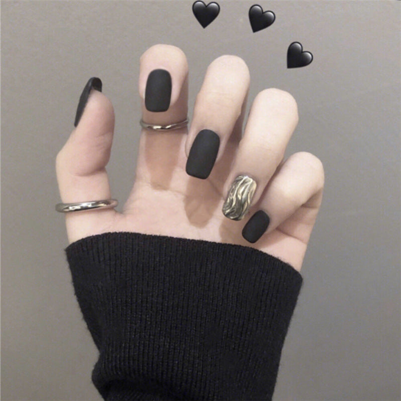 Graffiti Pattern Nails