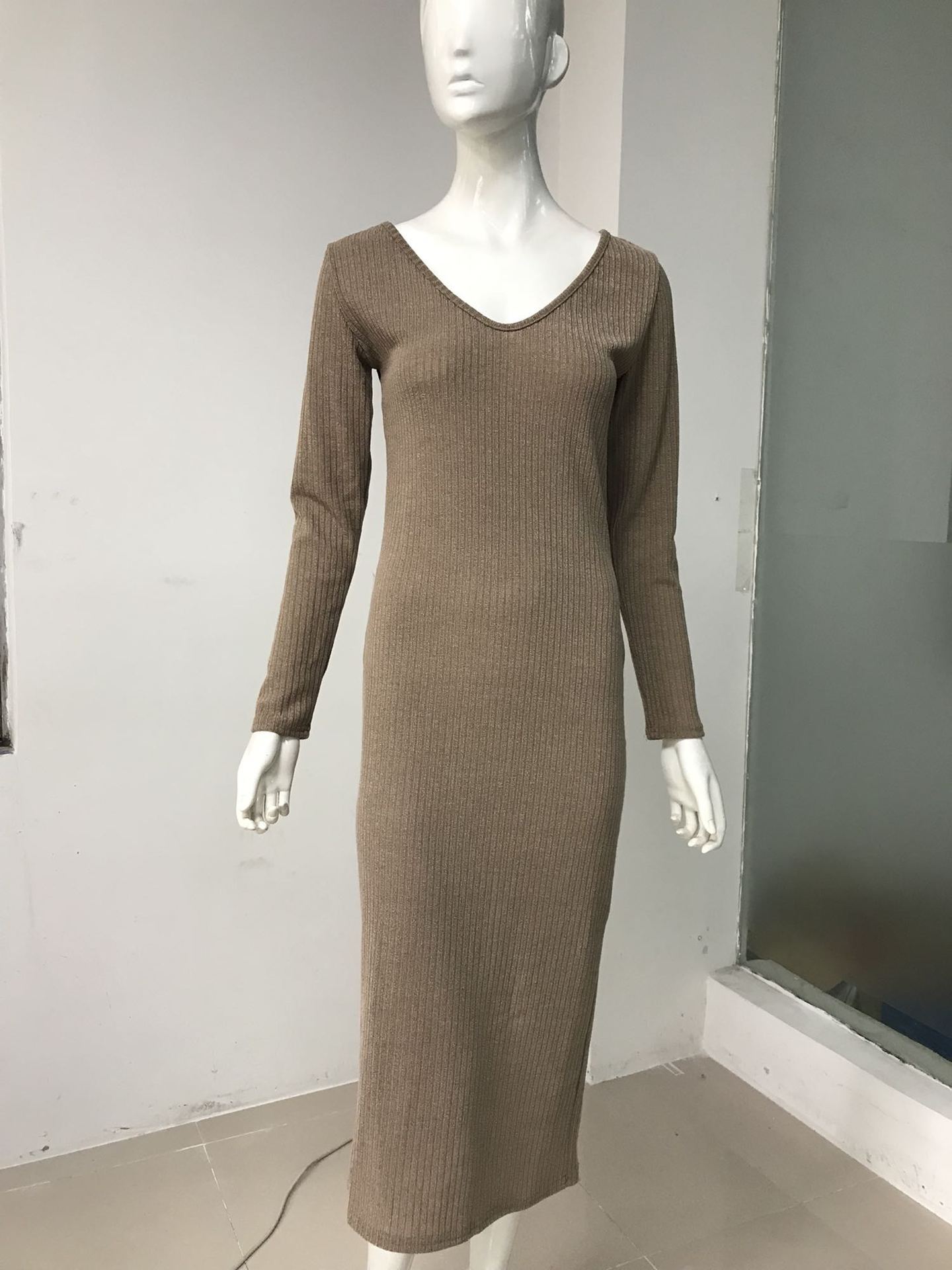 V-neck long sleeve dress
