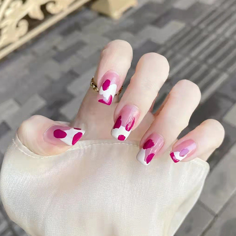 Graffiti Pattern Nails