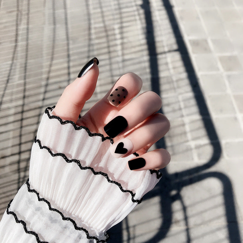 Graffiti Pattern Nails