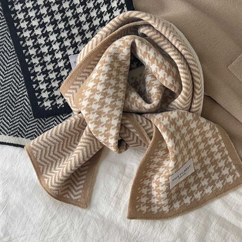 Wave Pattern Print Scarf