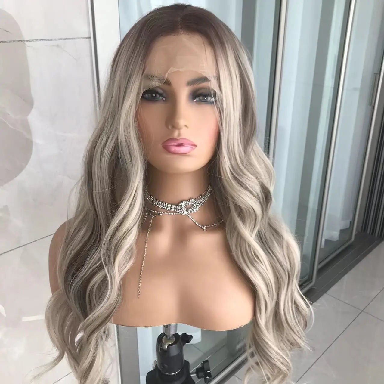 Chloe wig