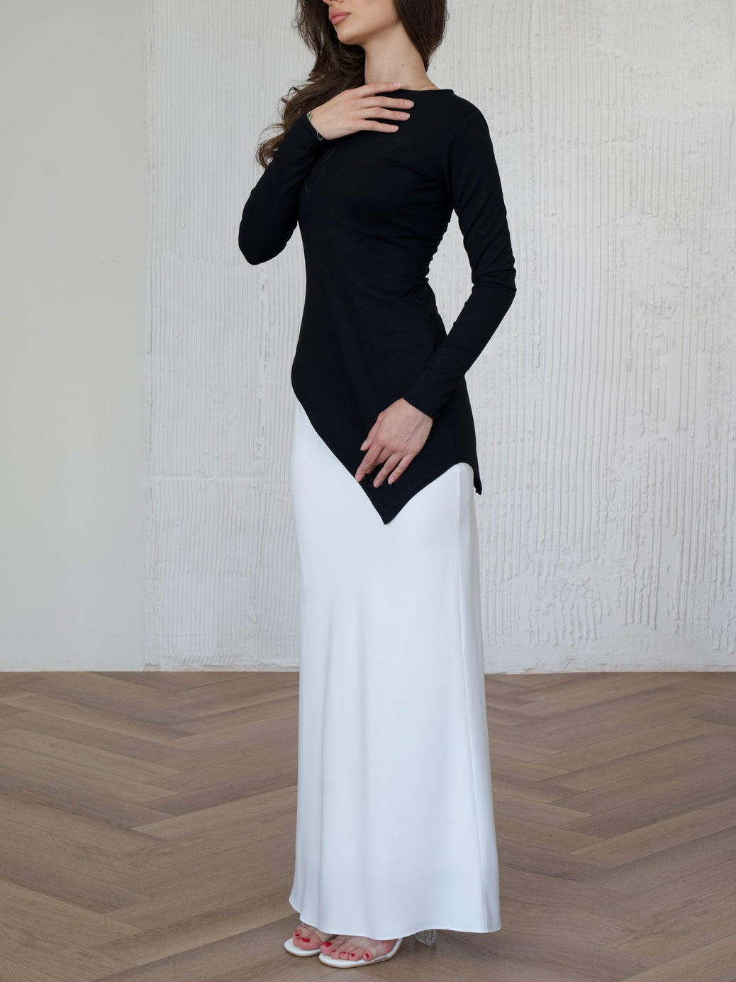 Asymmetric Sleeve