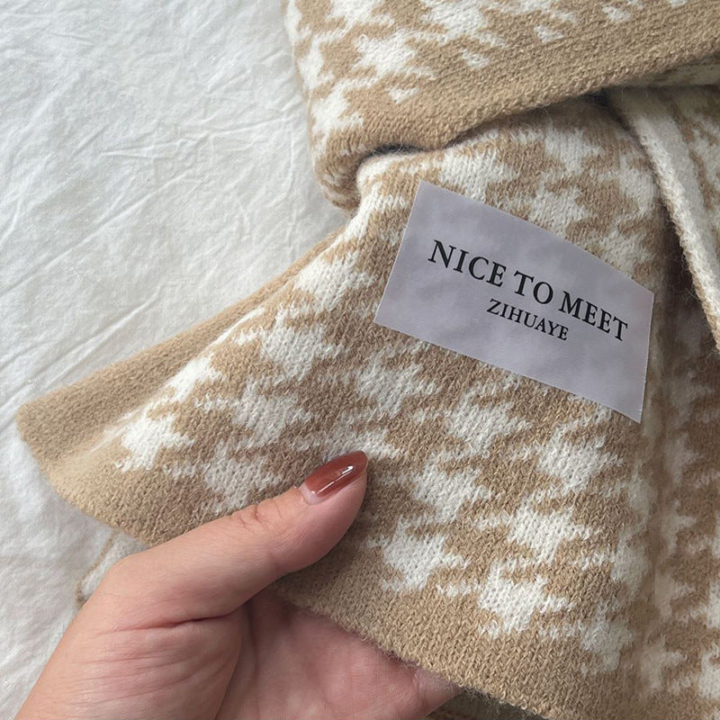 Wave Pattern Print Scarf