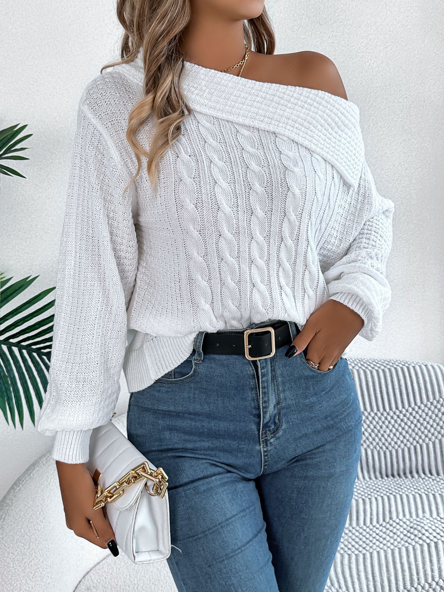Off-the-shoulder Pullover