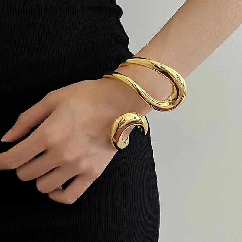 Niche Geometry Spring Bracelet