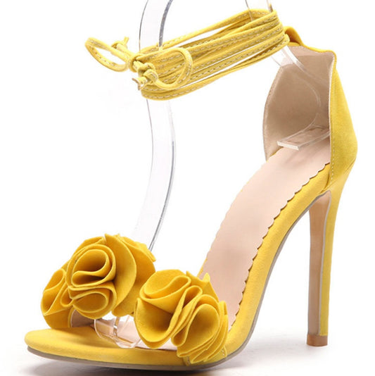 High-heel with flower