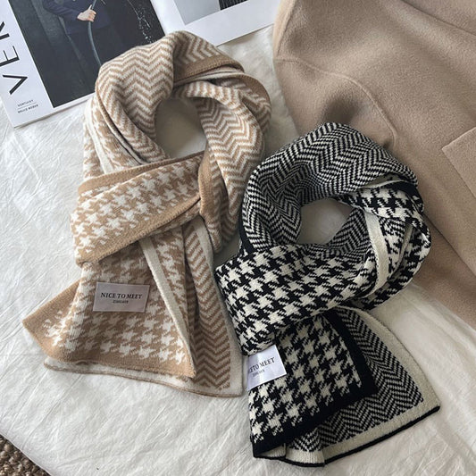 Wave Pattern Print Scarf