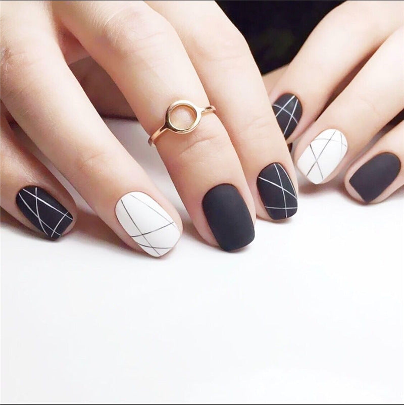 Graffiti Pattern Nails