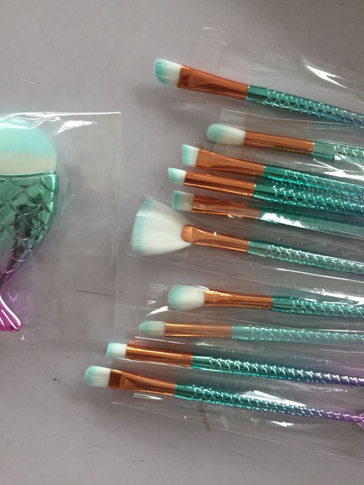 A Set of 11 Gorgeous Mermaid Makeup Brushes