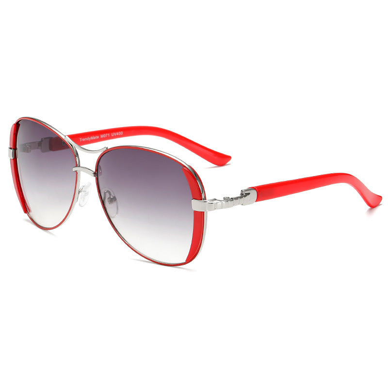 Large Frame Fashionable Sunglasses