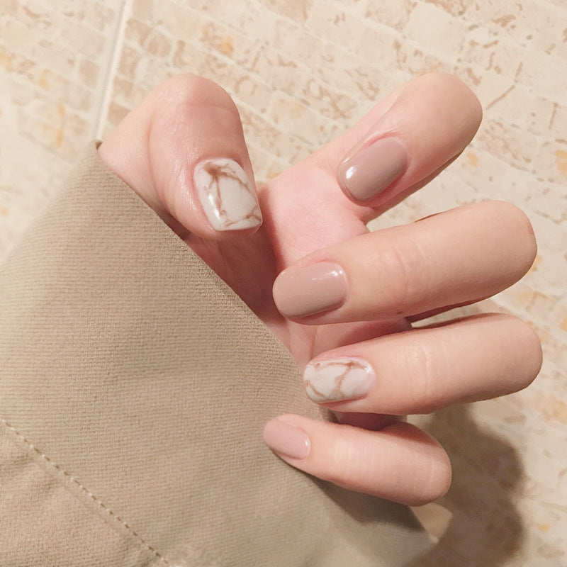Graffiti Pattern Nails