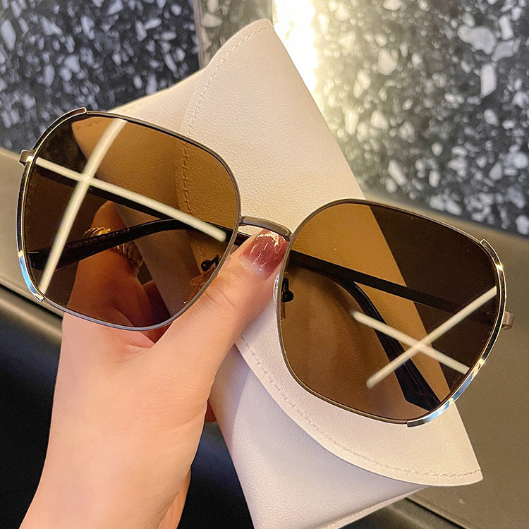 Simple Anti-UV Sunglasses